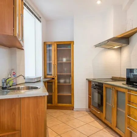 Old Park Apartment *